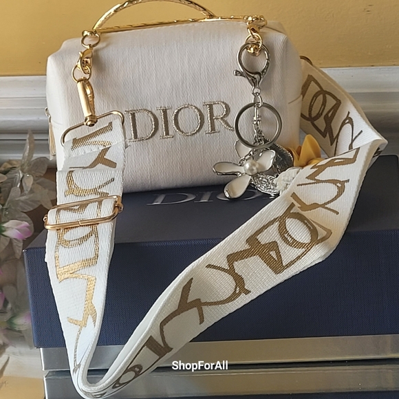 - ❤️Host pick 💥💥Dior New💥💥 - Picture 6 of 16